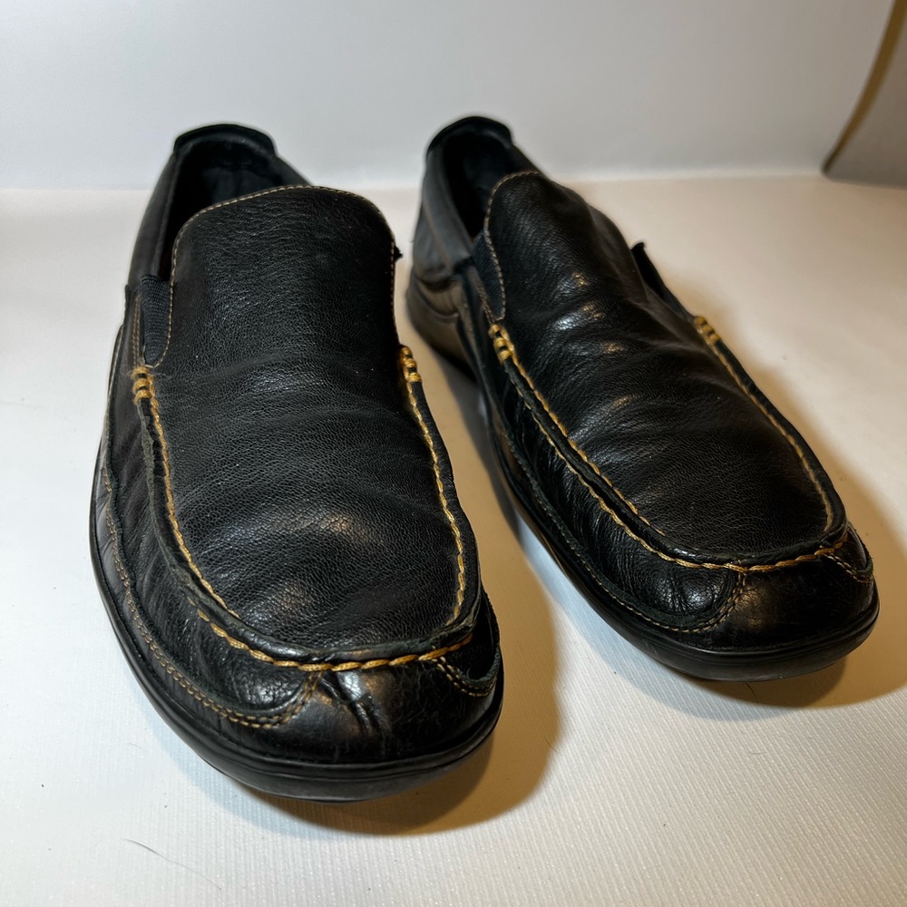 Cole Haan, slip on men’s shoes. Soft, smooth leather upper.